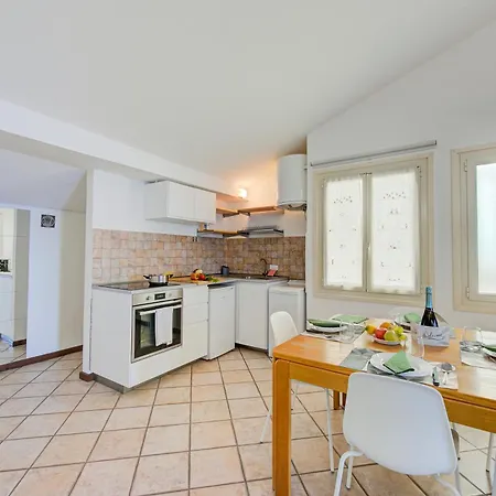 Rooftop On View - Happy Apartman